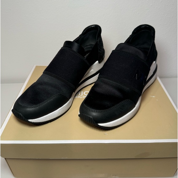 New Looking Michael Kors Felix Trainer Satin Black Women’s 6 - Picture 2 of 9